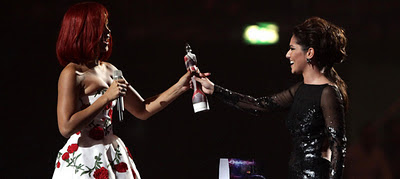 Rihanna and Cheryl Cole duet