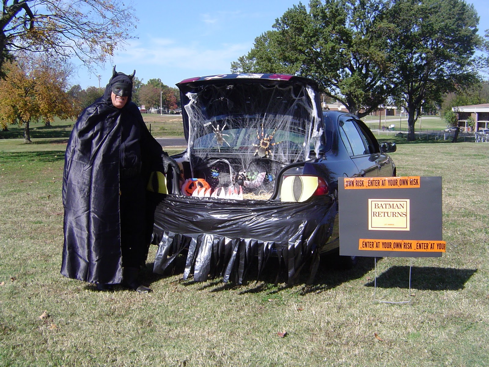 Bob's Bad Golf TrunkorTreating at Shively Park