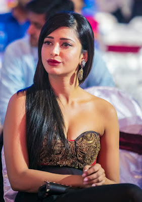 shruthi hassan hot cleavage navel show photos