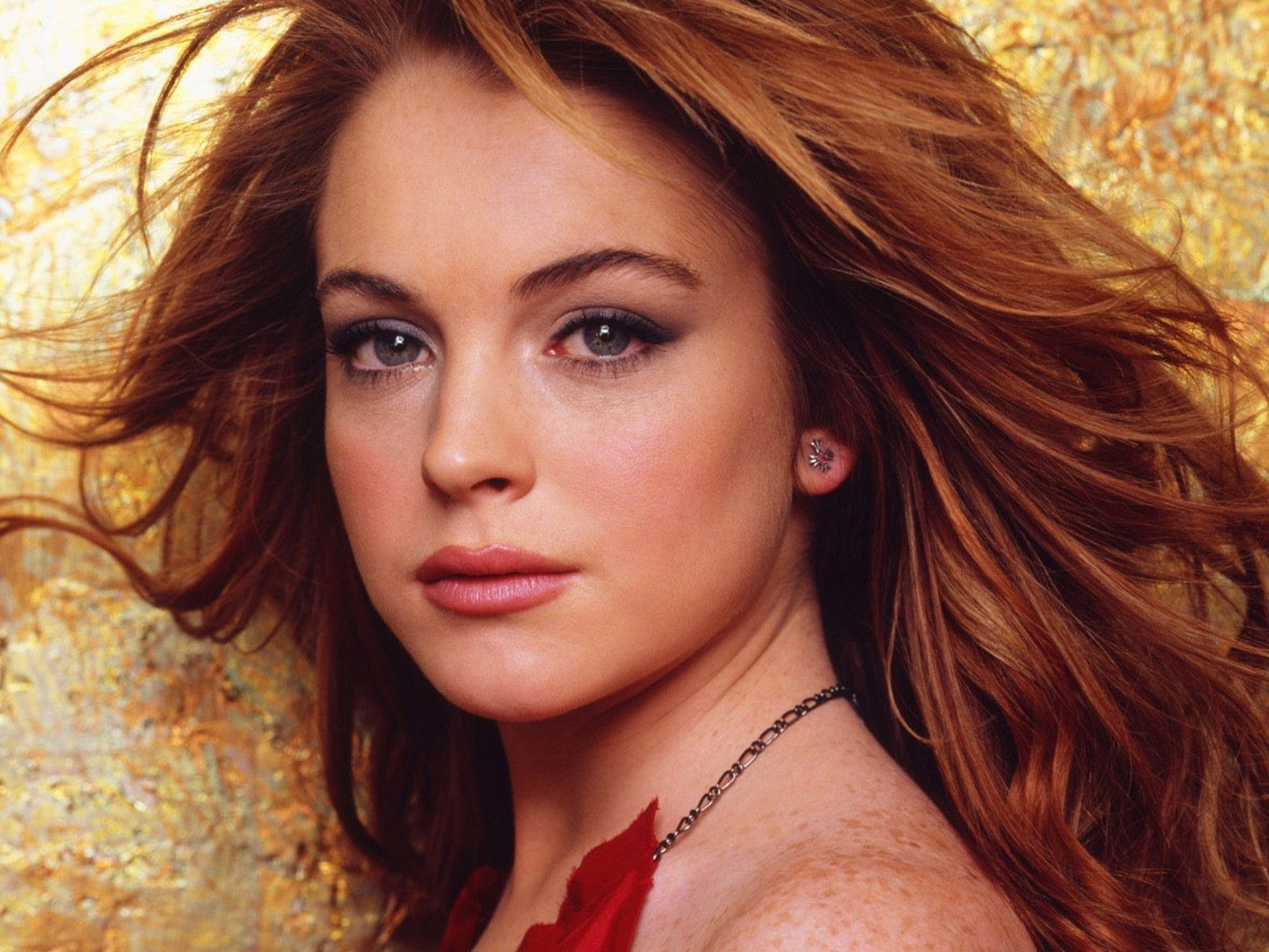 http://2.bp.blogspot.com/-3_0wf54QtHM/UNyZ8SuPksI/AAAAAAAABuU/jFly2_YKA-I/s1600/Beautiful-Lindsay-Lohan.jpg