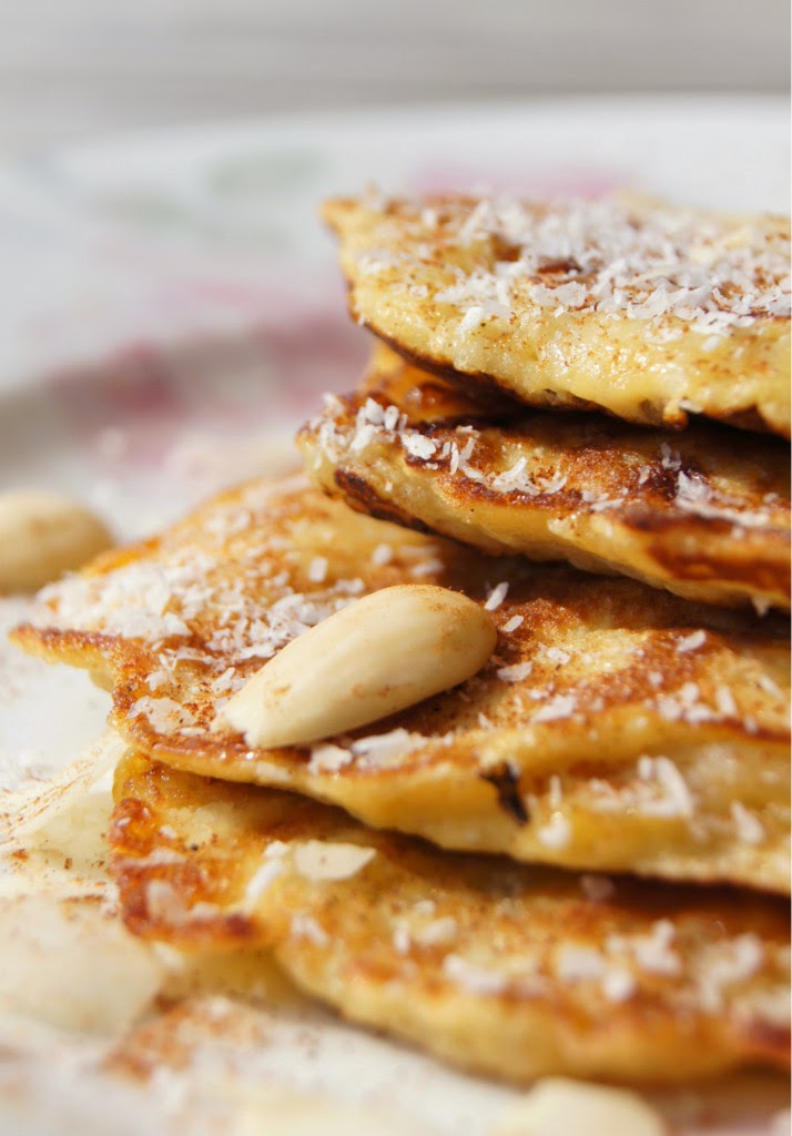 Paleo Gezond Paleo ontbijt pannenkoeken met honing, appel en kaneel