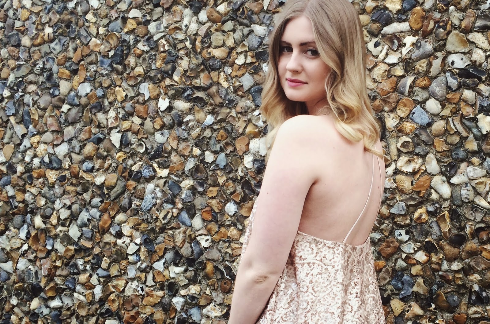 FashionFake, a UK fashion and lifestyle blog. Get ready for romantic nights and welcome spring in this gorgeous sparkly dress from Fashion Pills.