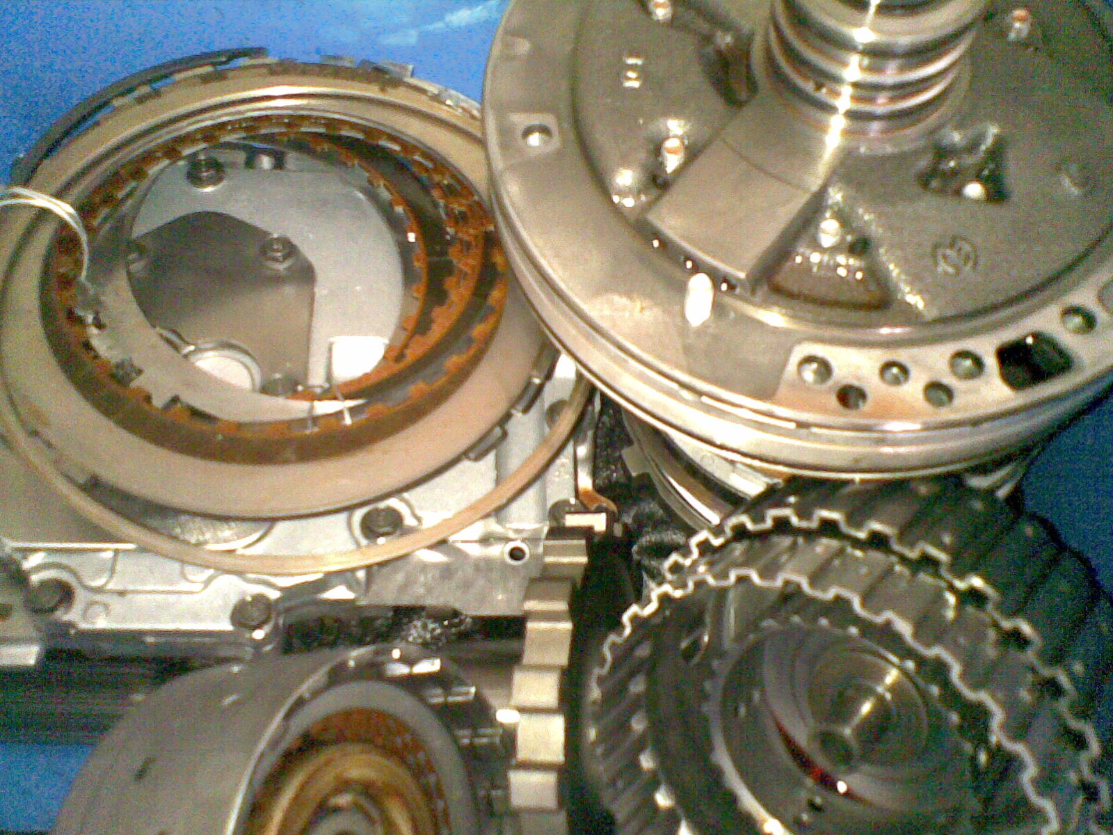 Avanza Veloz Automatic transmission in reverse when the hard pounding