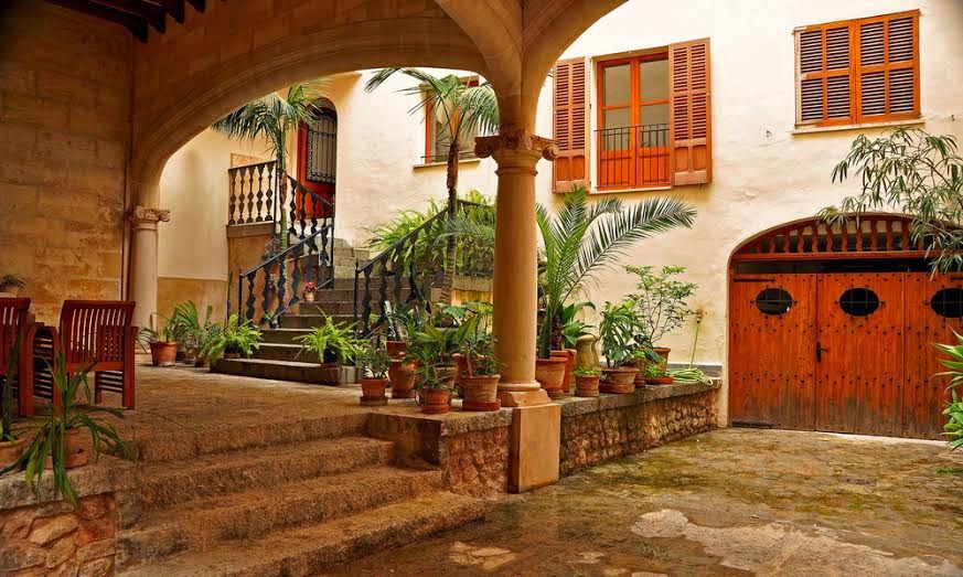 Modernismo y algo más...: PATIOS DE PALMA DE MALLORCA