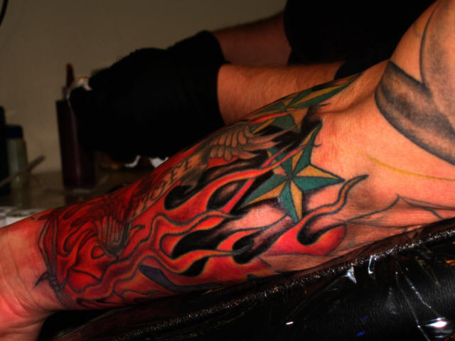 Flame Tattoosteulugar