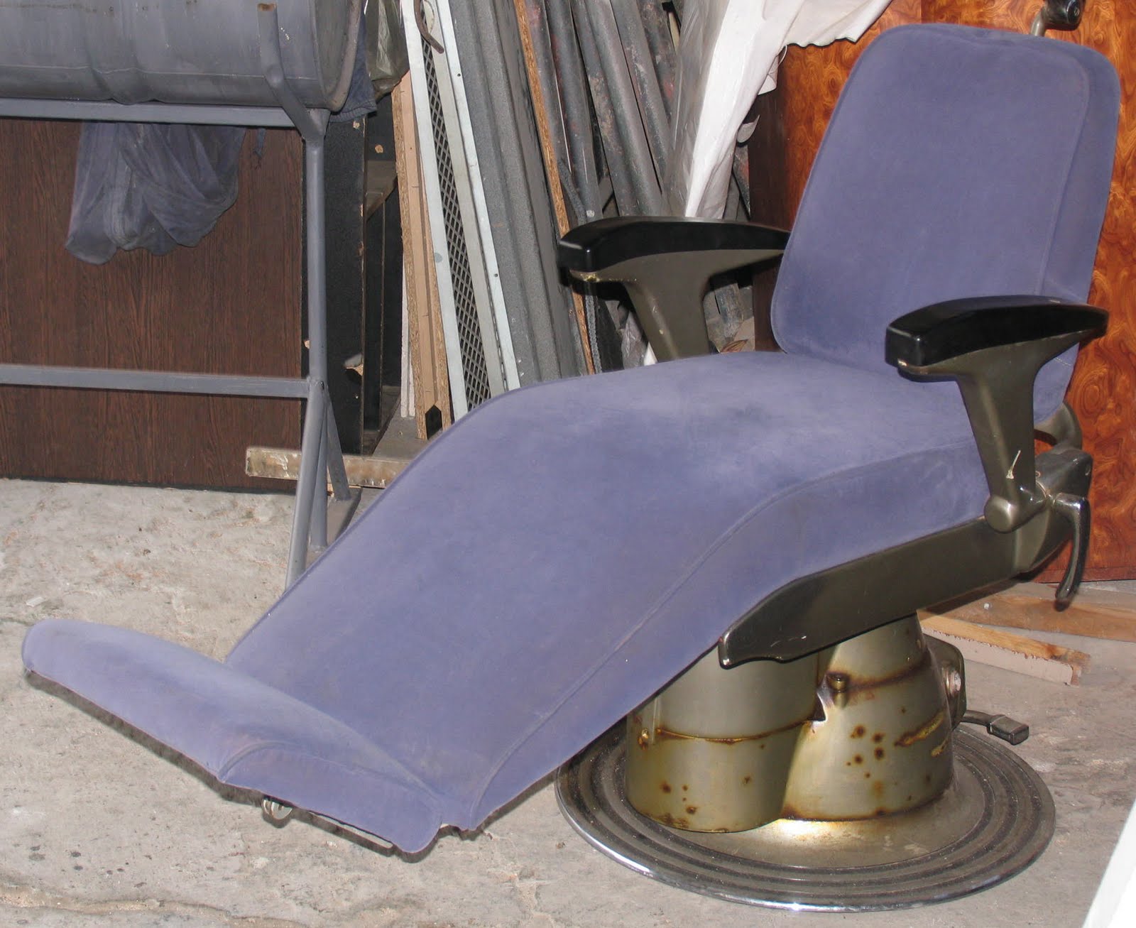 4D Retail Antique Dentist's Chair for Sale