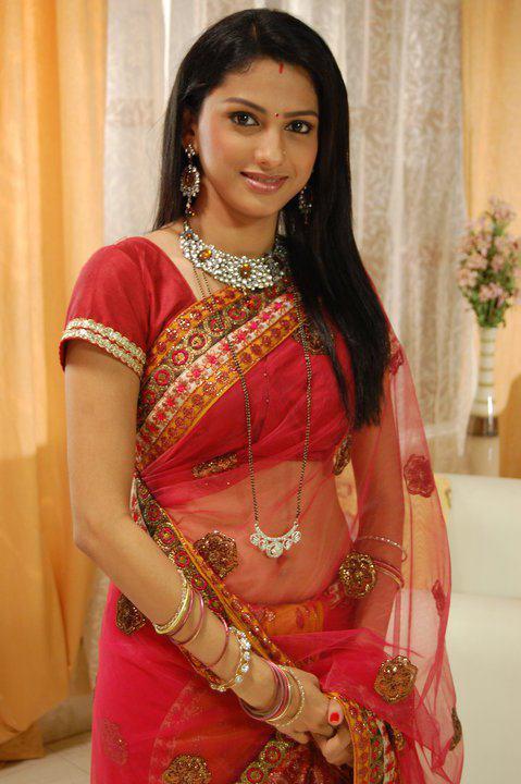 Actress Website: Rucha Hasabnis aka Rashi of Saath Nibhana Saathiya