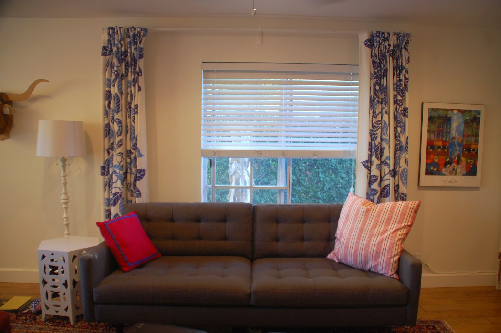 Lisa Moves off center windows hide them or display them?