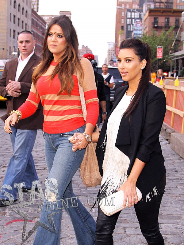 Starfeine: Khloe and Kim Kardashian Hold Hands In The Big Apple!