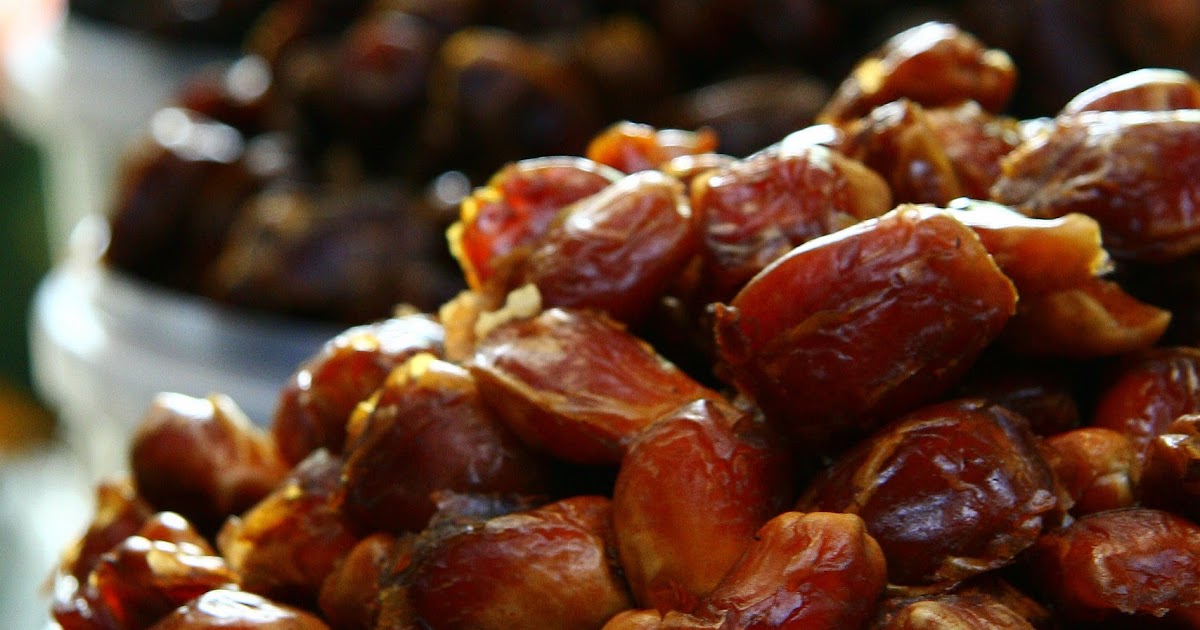 Show Me The Sugar Date Pie with Animal Cracker Crust