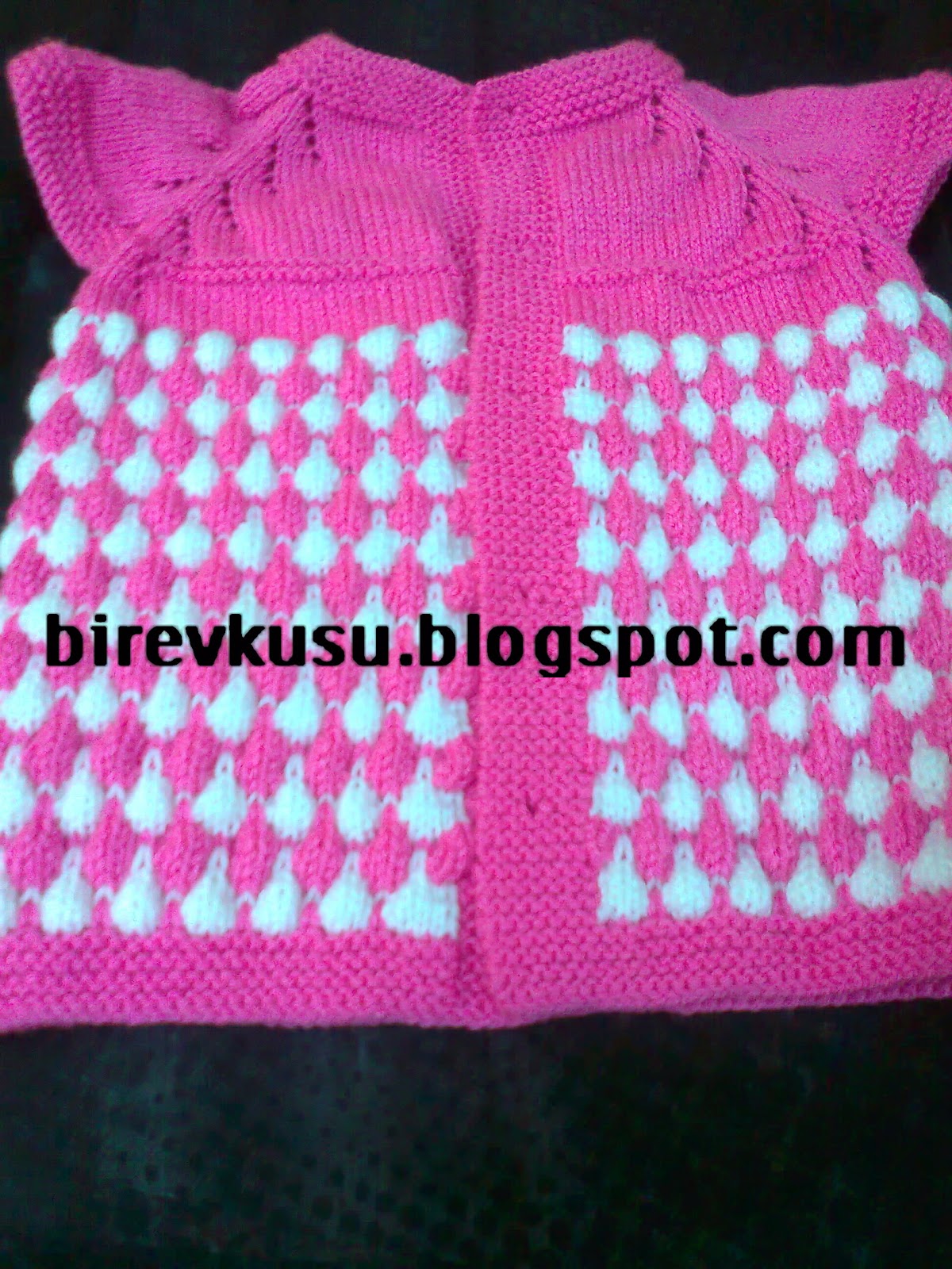 evkusu YİNE ROBADAN İKİ RENKLİ BEBEK YELEKLERİ YAPTIM)