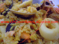 Paella Con Costillas Y Marisco
