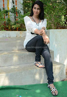 Gayatri, iyer, hot, images, in, jeans, and, top