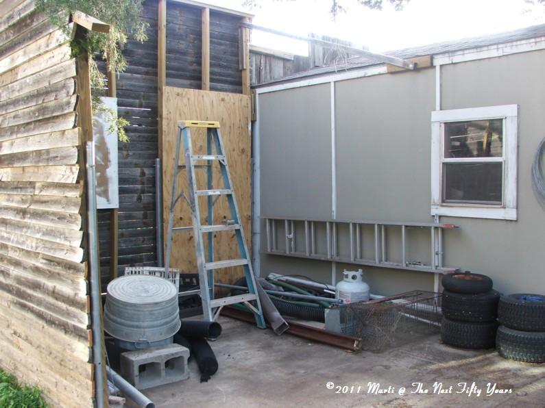 Marti's DIY Fee Fie Faux Fence!