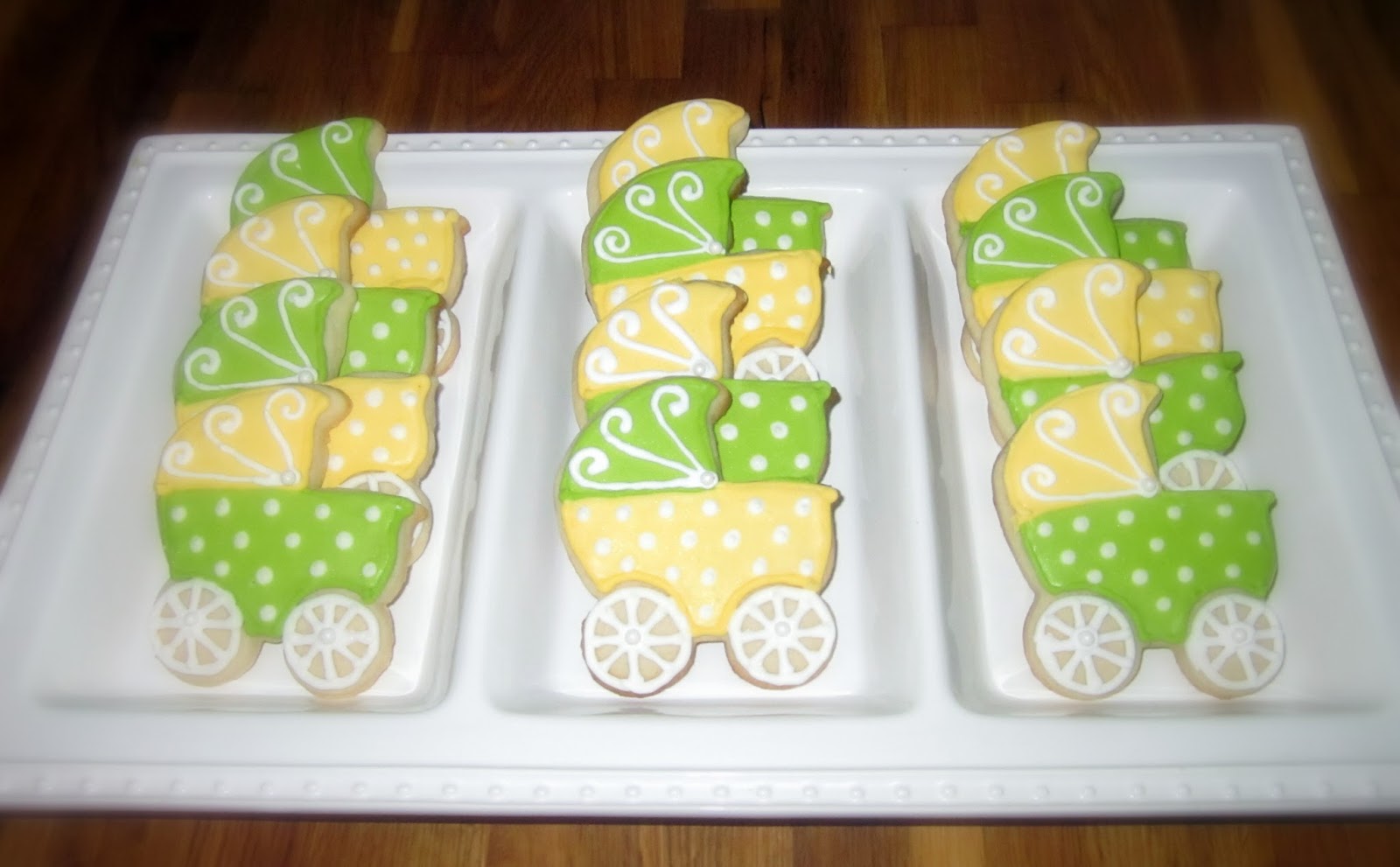 Darlin' Designs Baby Shower Cupcakes and Cookies