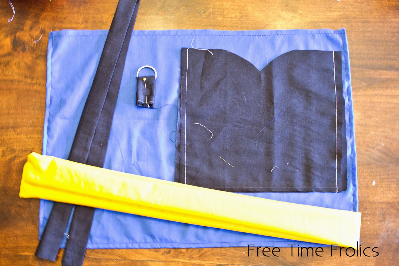 Frozen inspired aprons www.freetimefrolics.com