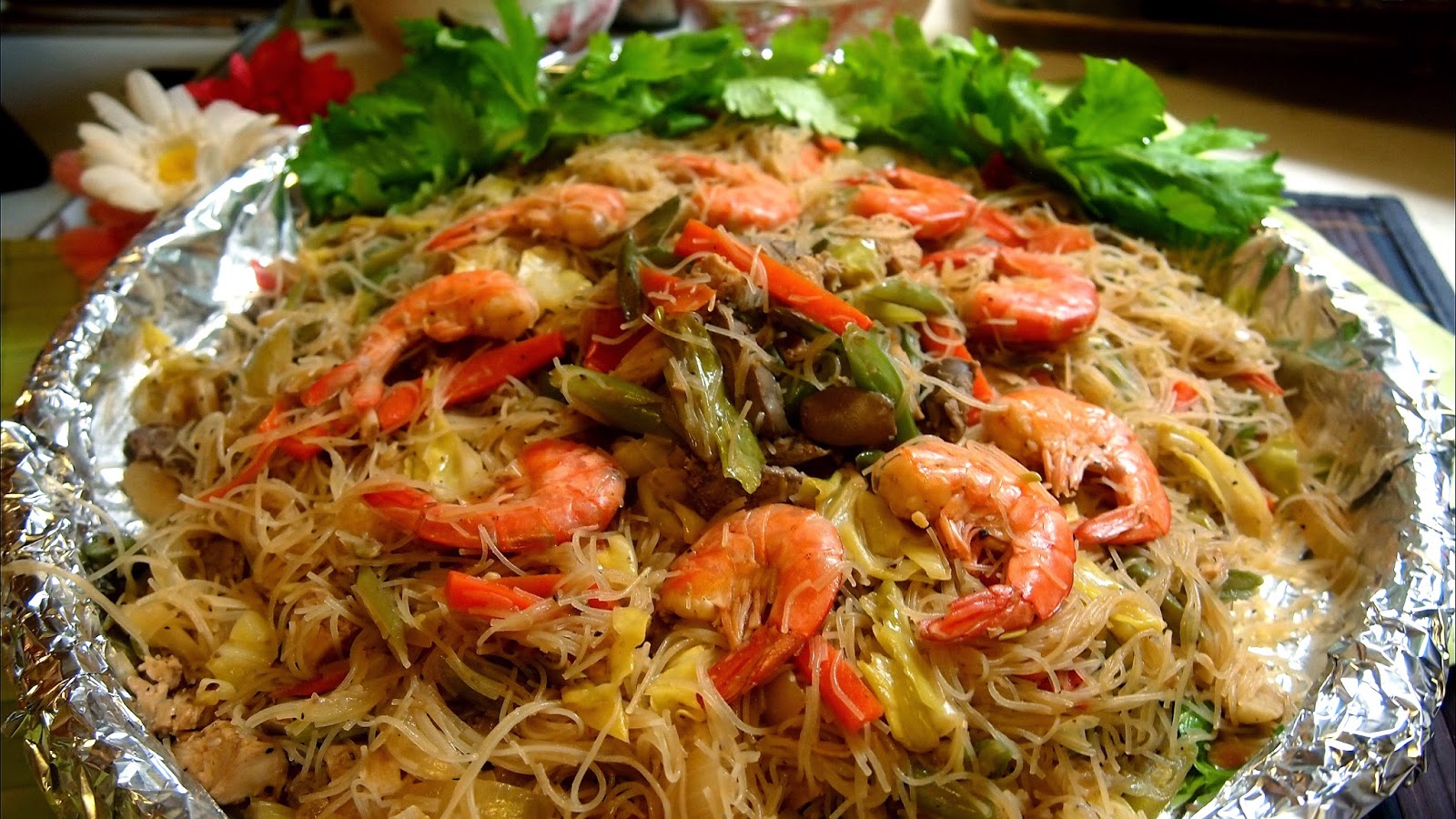 LUWEEH KITCHEN Pancit Adobo