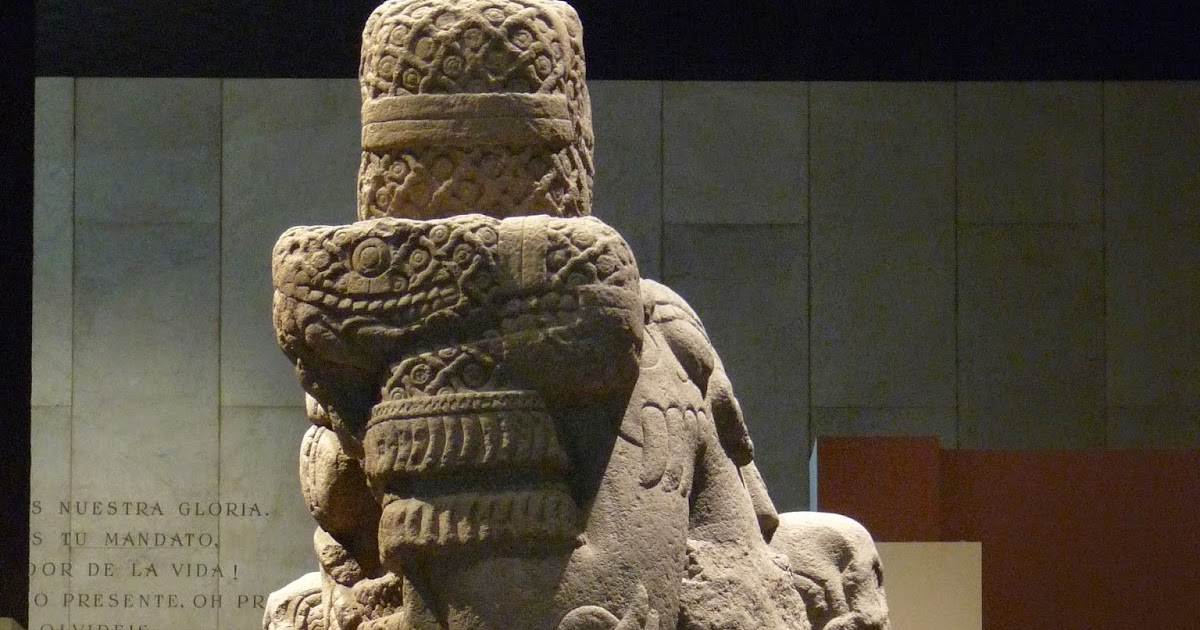 El Espejo Humeante La Coatlicue y su simbolismo