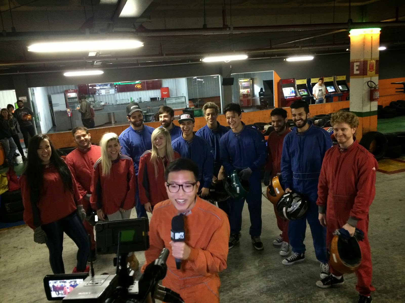 News Fresno Fresno grava corrida de kart para a MTV!