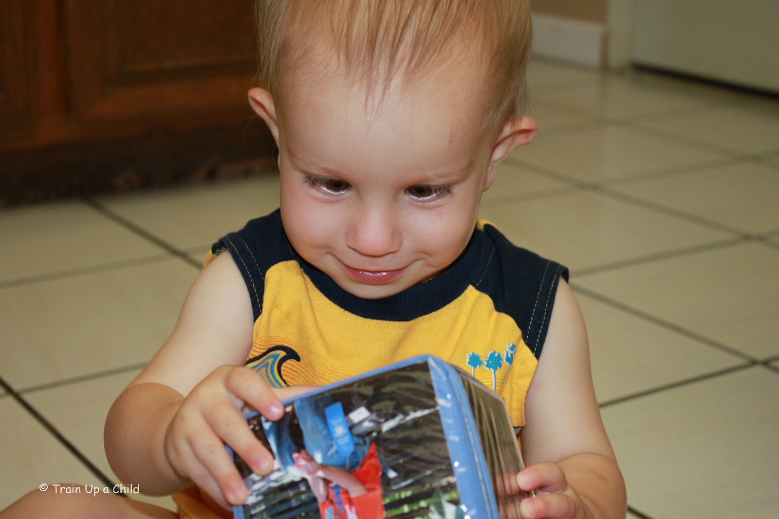 5 Simple Sensory Bins for Babies and Toddlers Learn Play Imagine