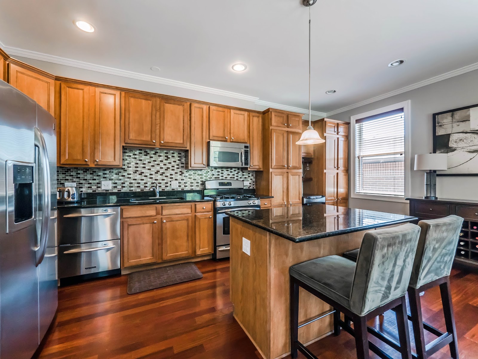 The Chicago Real Estate Local Watch the video! Lincoln Square luxury