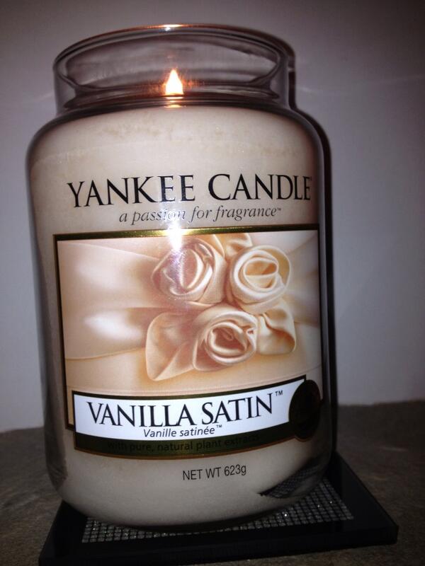 Andy's Yankees WEEKEND YANKEE CANDLE BURNING REVIEW