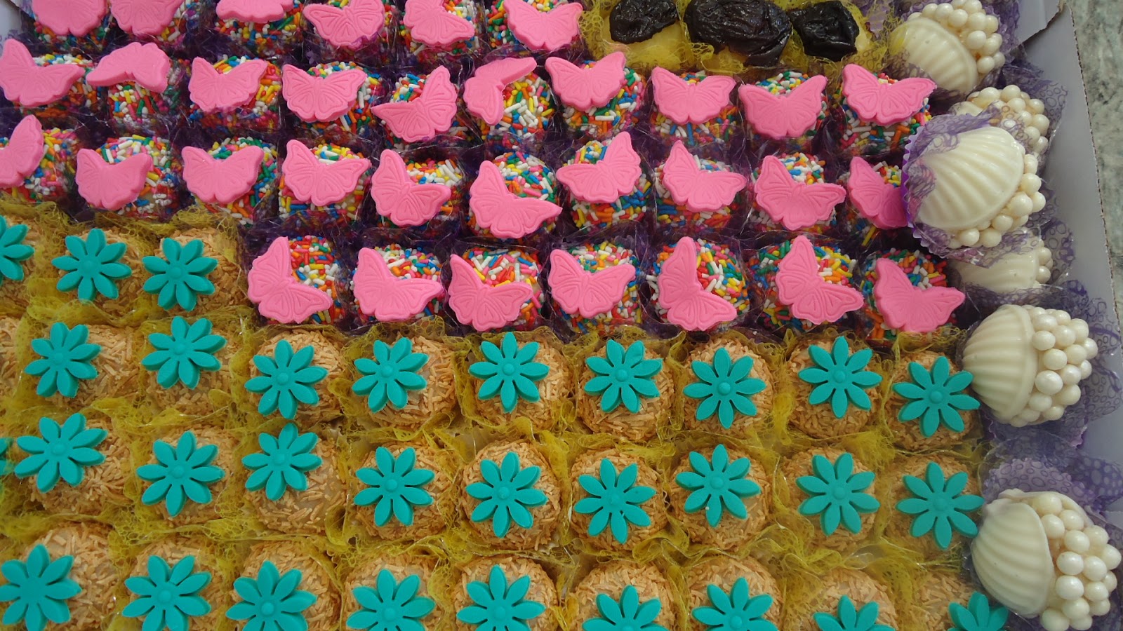 Marinês Tortas e Bolos Decorados com pasta americana ou chantilly, para