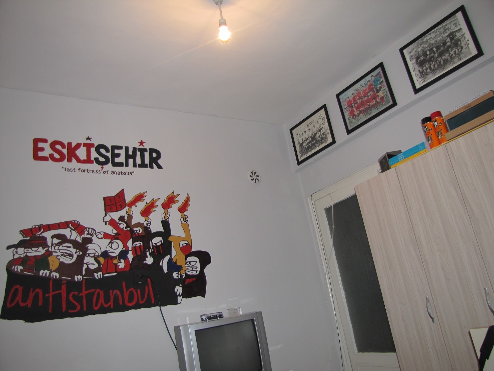 Felsefe ; �S�evinmek �İ�çin �S�evmedik! Eskişehirspor (Duvar Boyama)