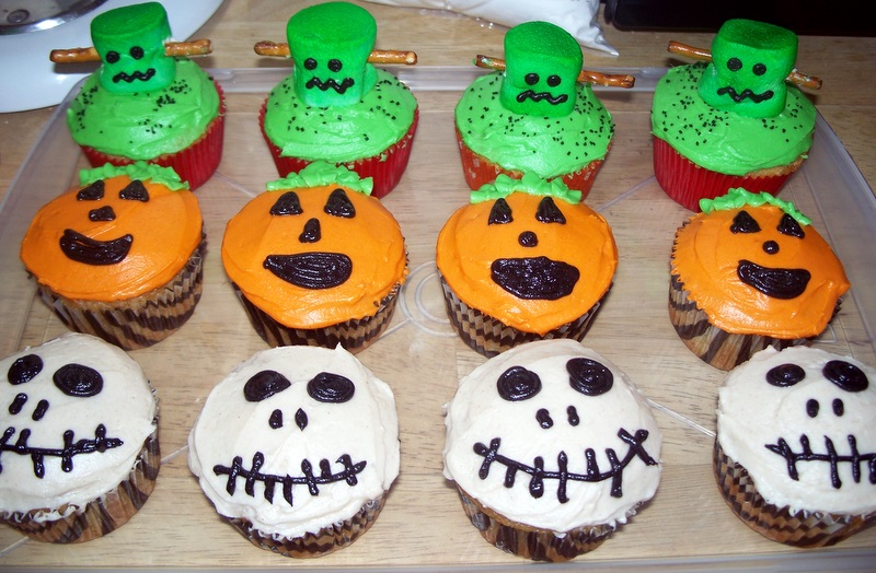 The Tiny Tyrant's Kitchen Halloween Cupcakes