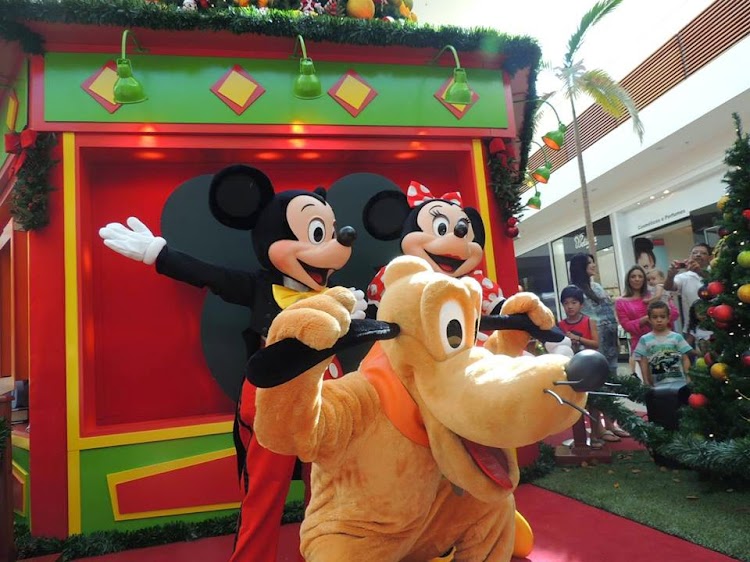 Mickey e sua turma esperam as crianças no Londrina Norte
