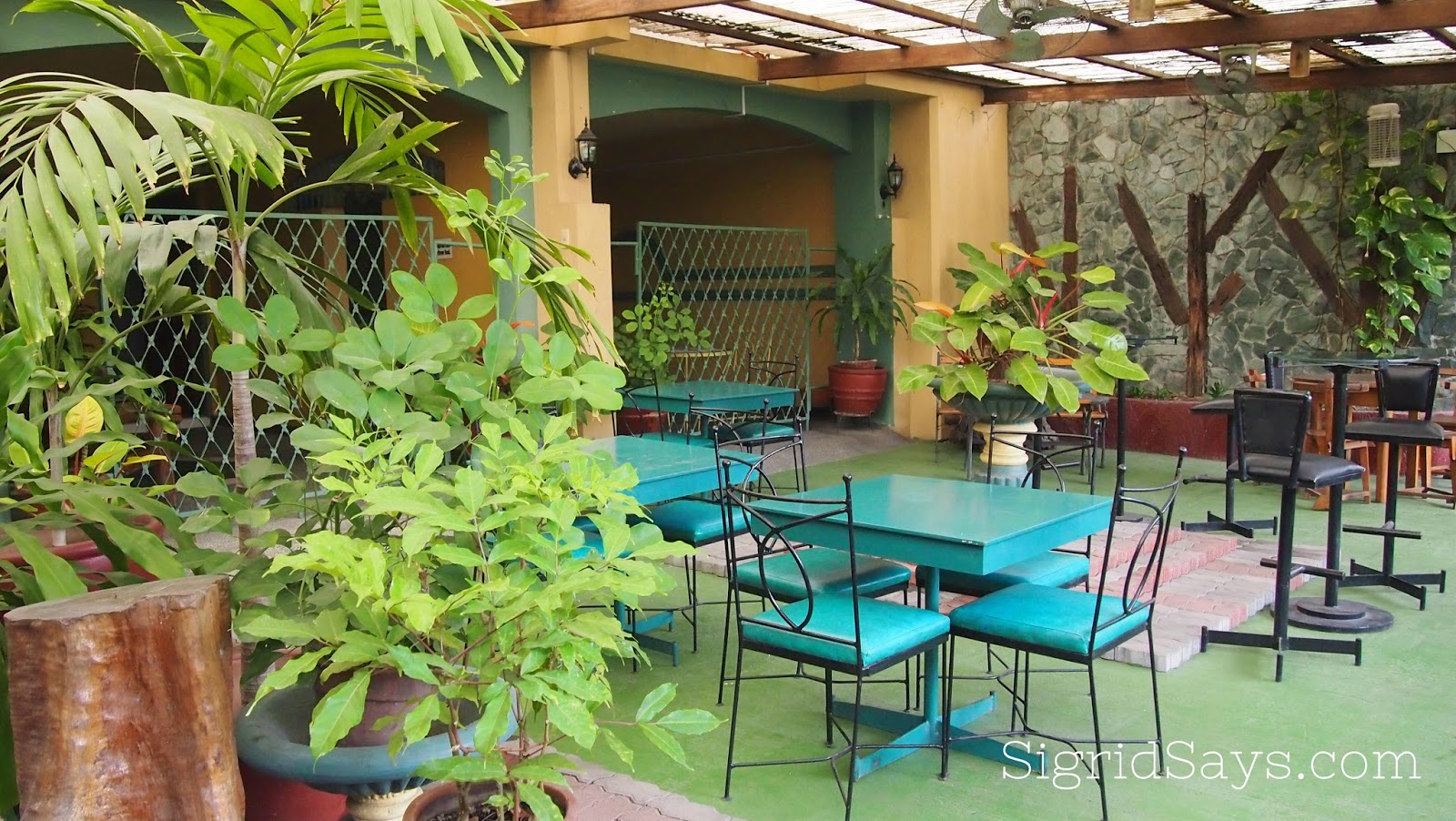 Saltimboca Tourist Inn - Bacolod hotels
