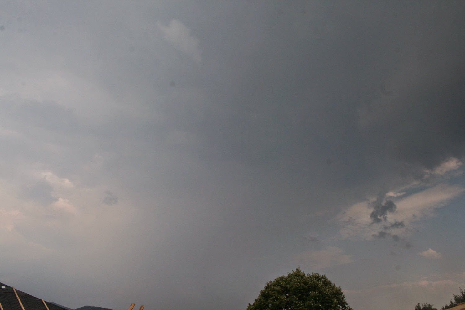 Here comes the storm Here comes the storm