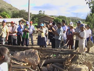 Mineros informales bloquean carretera Cajamarca – Cajabamba