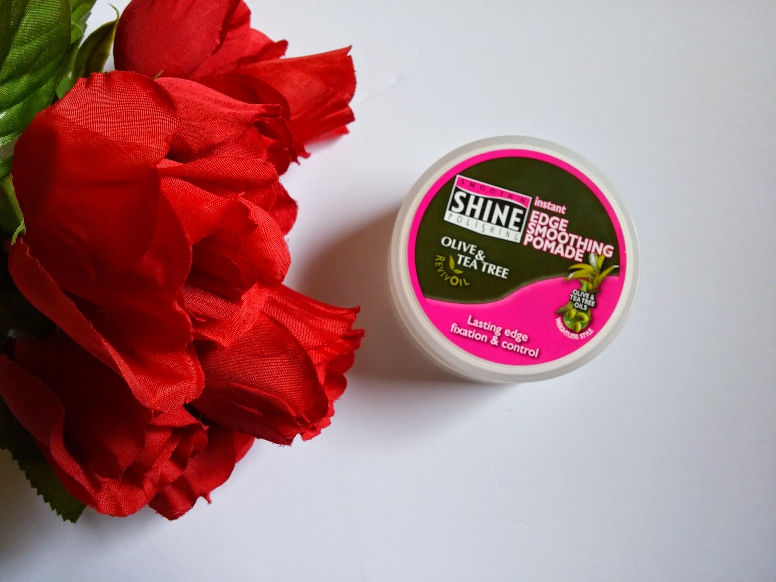 instant edge smoothing pomade