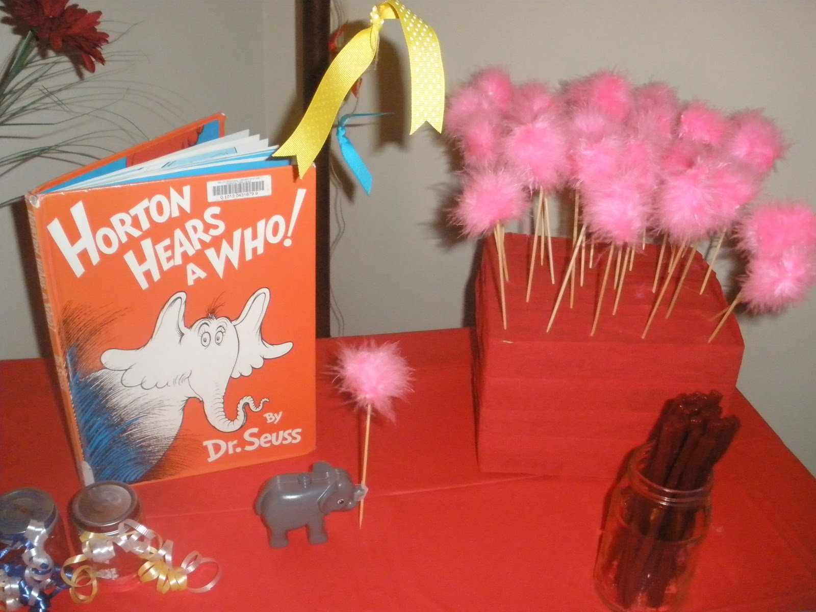 hebert headlines: Dr. Seuss Party Decor...