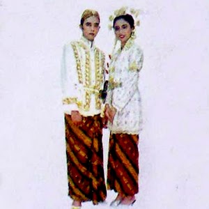 Download this Provinsi Jawa Tengah Pakaian Adat Tradisional Kain Kebaya picture