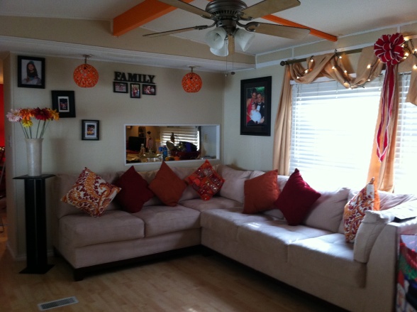 How to Decorate a Living Room in a Trailer