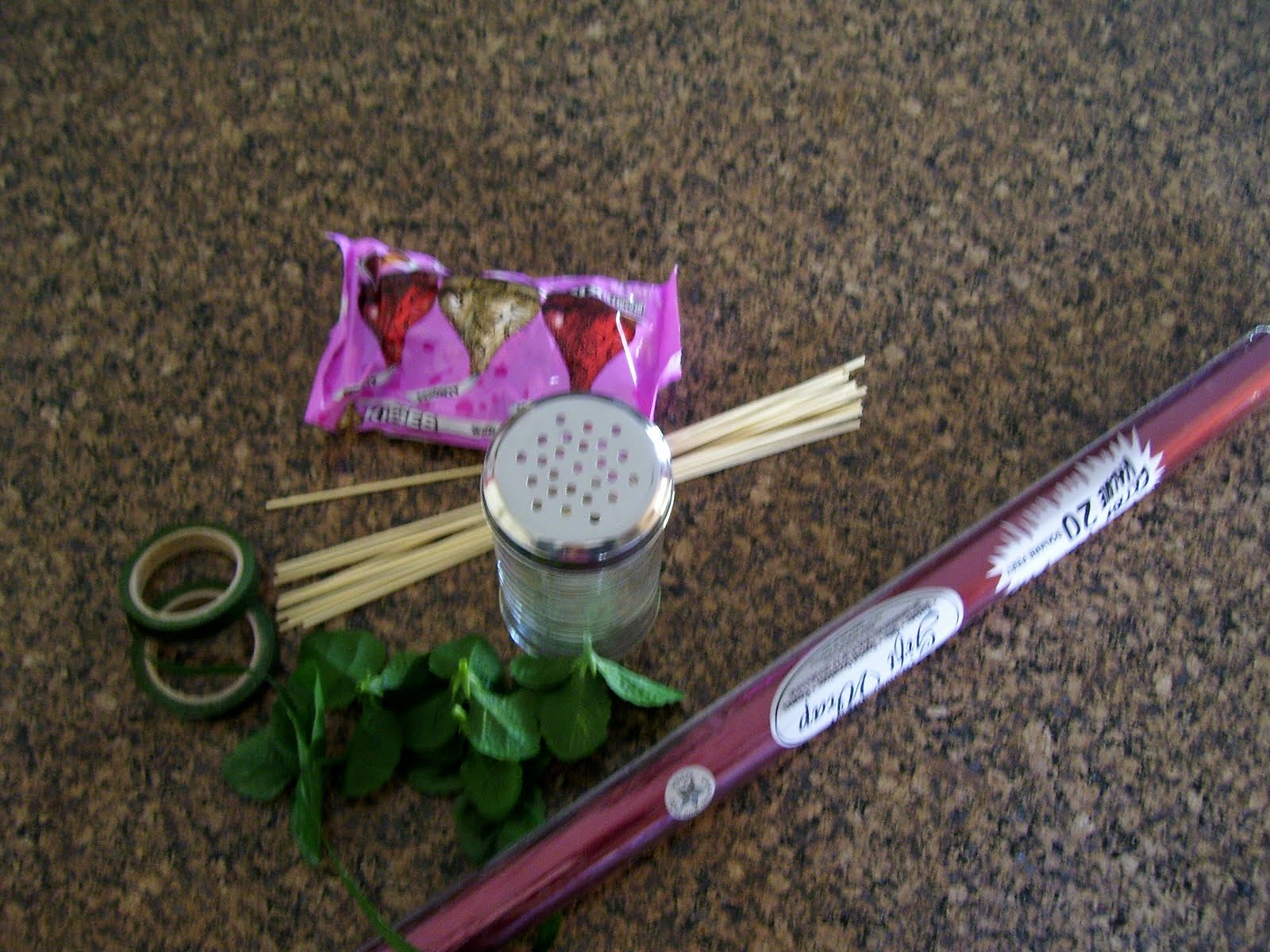 A Lil Bird told me... Hershey Kiss roses tutorial