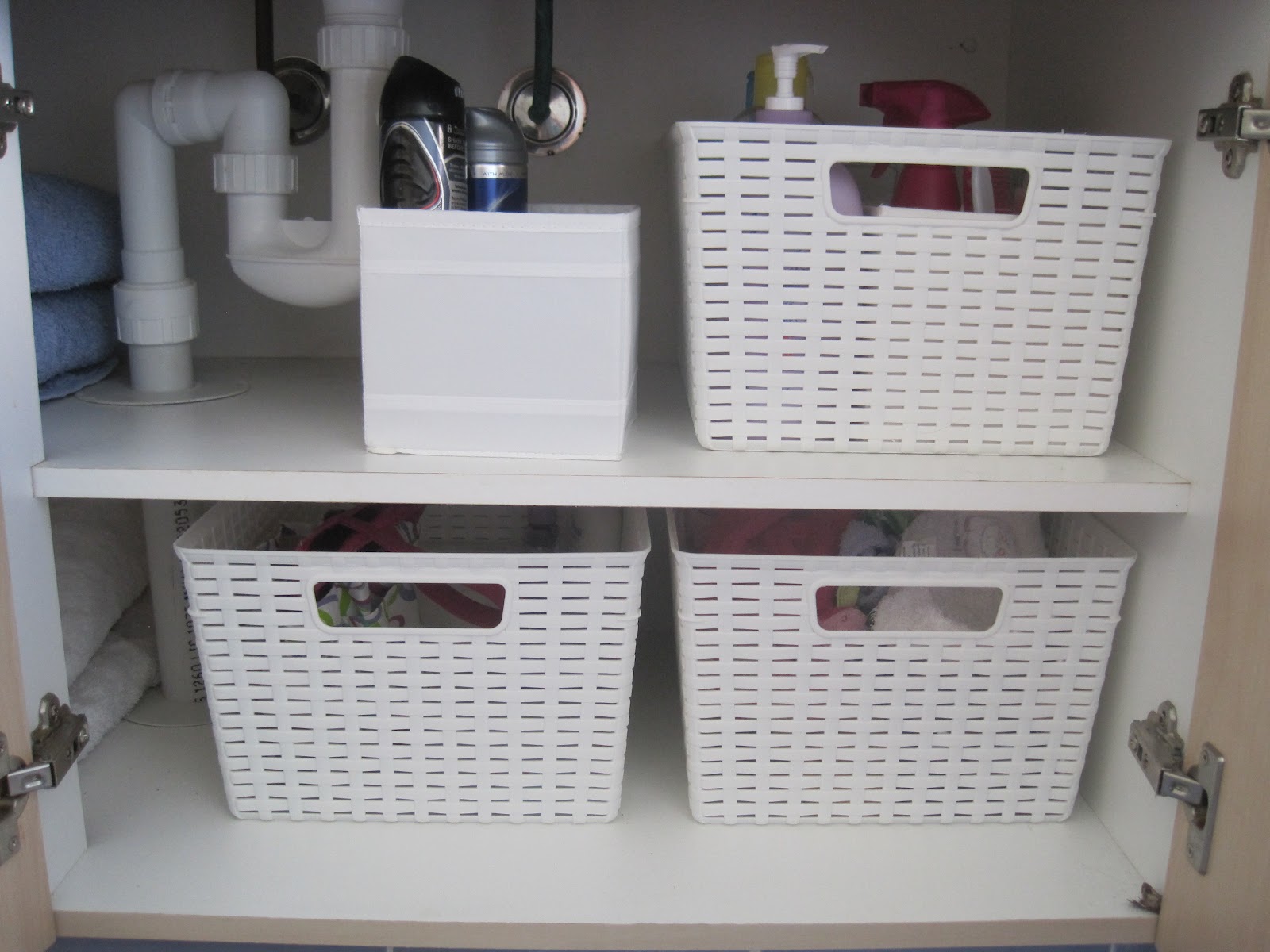 Living on a Latte Bathroom Cupboard Tidyup