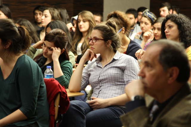 Fark Yaratan Genc Ve Dinamik Bir Universite Istanbul Kemerburgaz Universitesi Grafik Ve Tasarim