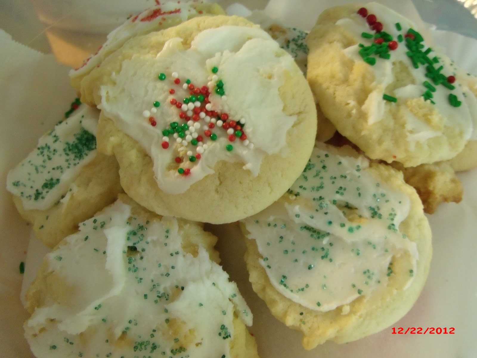 COUNTRY WHISPERS: The Best EVER Sugar Cookie