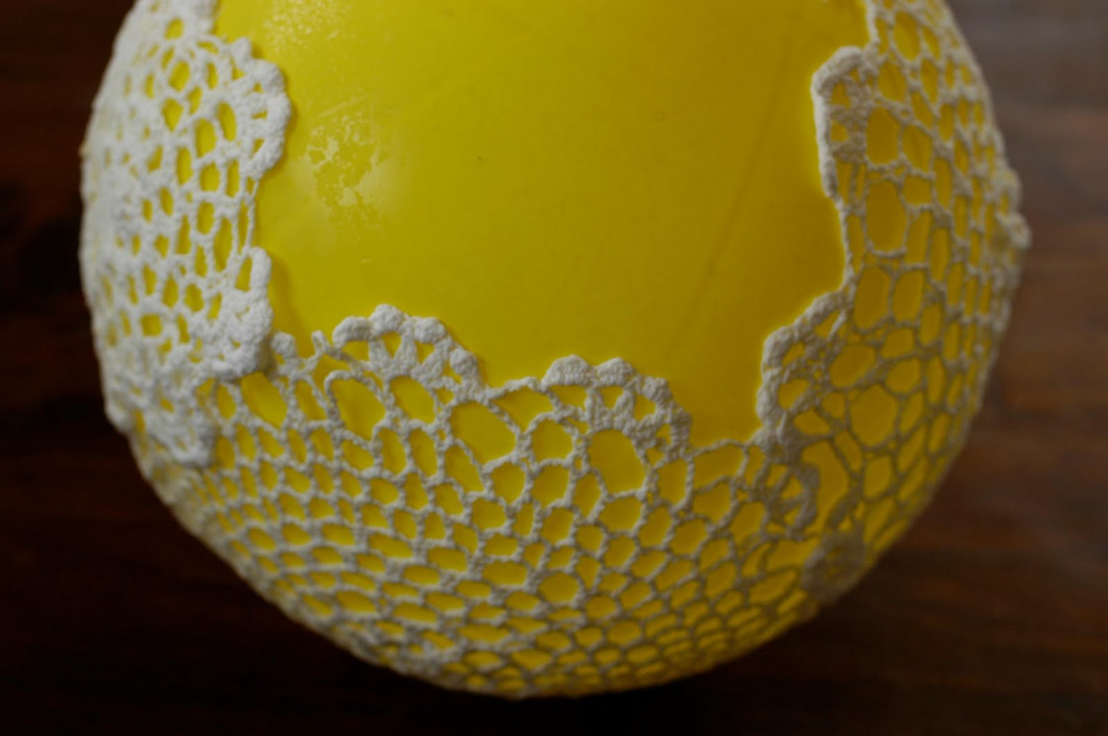Myhobby Diy Tutorial Doily Pendant Lamp Dip One Of Your Doilies Into Bowl Glue Squeeze Out Excess And Lay Doily Onto Balloon Repeat With The Remaining Making Sure To