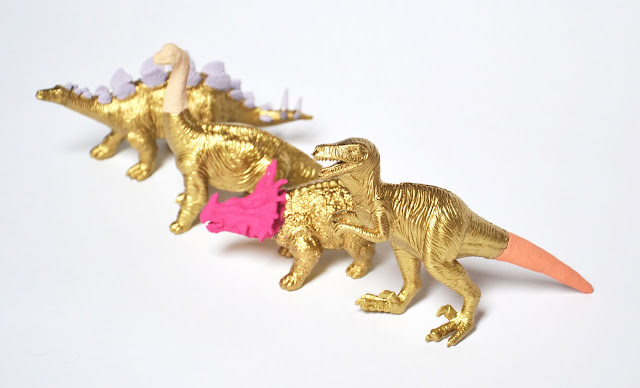 Dinossauros dourados Dinos