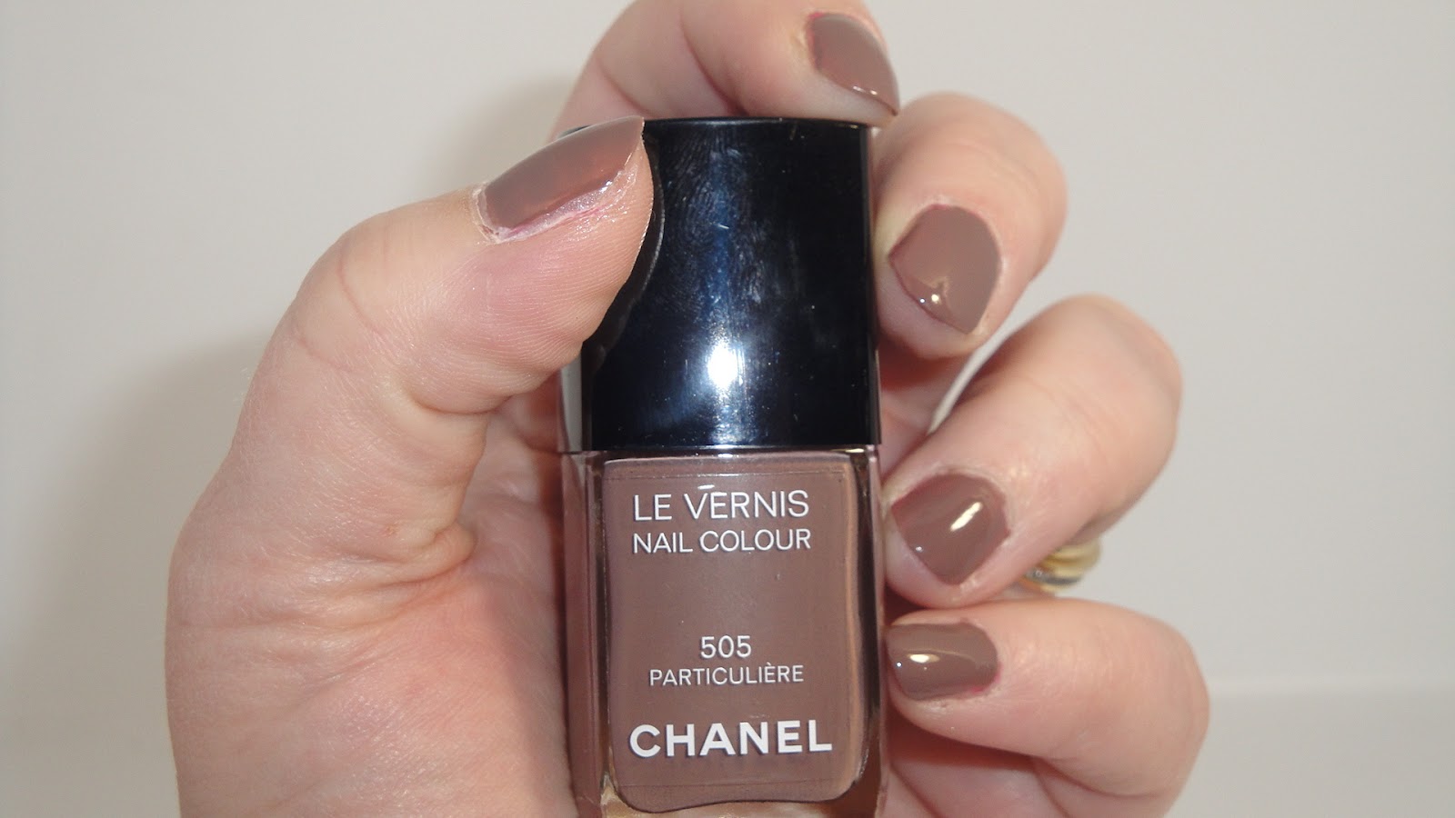 Chanel Le Vernis Longwear Nail Colour in "Particulière" 2024 - wide 4