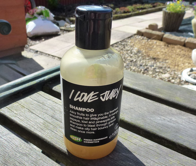 Lush: I Love juicy shampoo for greasy hair