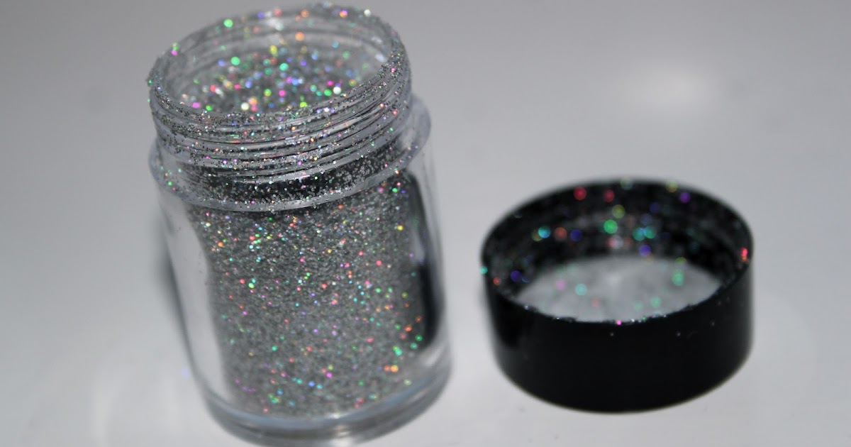 the beauty series | uk beauty blog: holographic glitter nails