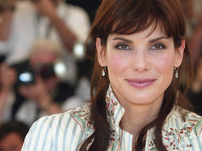 Sexy Actress Sandra Bullock New Hair Style Images