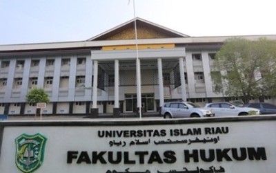 Dosen Mistirius Ngajar Mahasiswa S2 di UIR Dosen Mistirius Ngajar Mahasiswa S2 di UIR