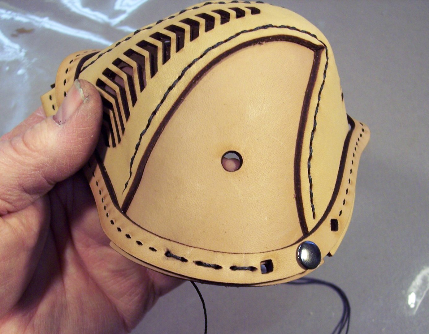 Tom Banwell—Leather and Resin Projects Ronin Respirator Gas Mask Tutorial