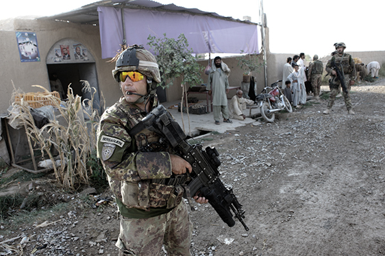 scène de combat NATO+ISAF+Italian+troops+in+afghanistan+usa+taliban+%25281%2529